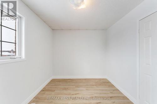 20 Felt Crescent, Barrie, ON - Indoor Photo Showing Other Room