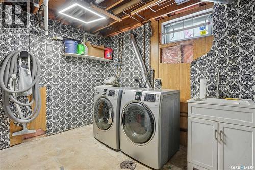 1307 Brown Street, Regina, SK - Indoor Photo Showing Laundry Room