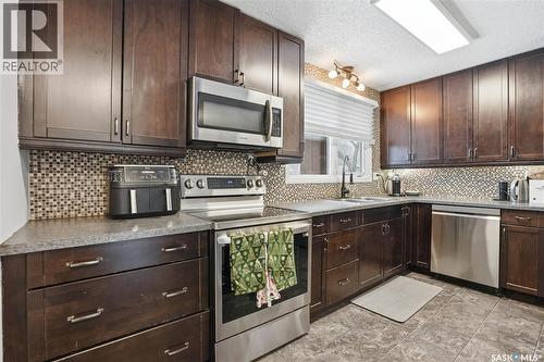 1307 Brown Street, Regina, SK - Indoor Photo Showing Kitchen