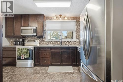 1307 Brown Street, Regina, SK - Indoor Photo Showing Kitchen With Upgraded Kitchen