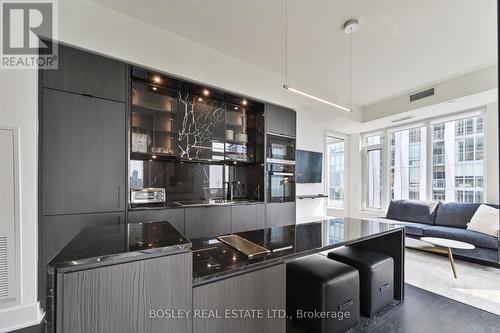 4707 - 11 Yorkville Avenue, Toronto, ON - Indoor