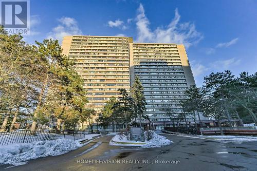 202 - 100 LEEWARD GLENWAY  Toronto, ON M3C 2Z1