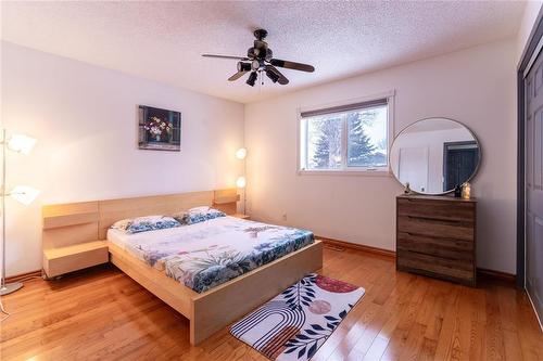 22 Haddon Road, Winnipeg, MB - Indoor Photo Showing Bedroom