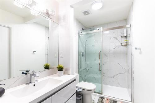 22 Haddon Road, Winnipeg, MB - Indoor Photo Showing Bathroom