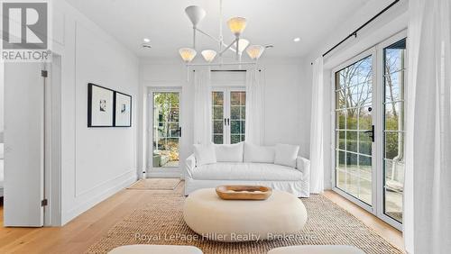 113 William Street, Stratford, ON - Indoor Photo Showing Living Room