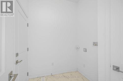 5 Turnberry Court, Bracebridge (Monck (Bracebridge)), ON - Indoor Photo Showing Other Room