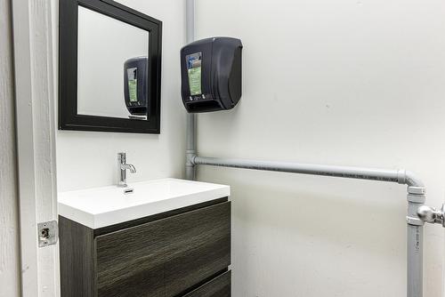 Commerce - 101-2900 Boul. Losch, Longueuil (Saint-Hubert), QC - Indoor Photo Showing Bathroom