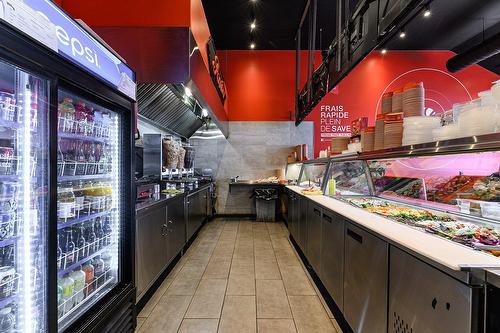 Commerce - 86 Av. De La Gare, Saint-Sauveur, QC -  With Exterior