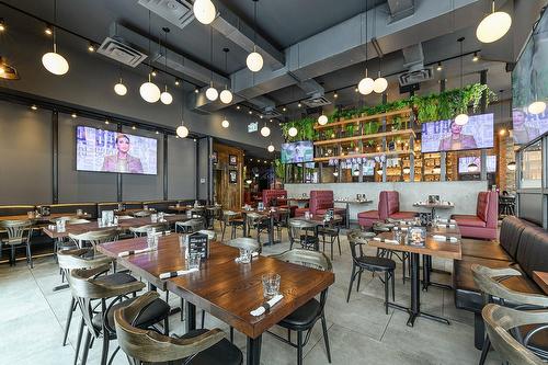 Commerce - 86 Av. De La Gare, Saint-Sauveur, QC - Indoor Photo Showing Dining Room