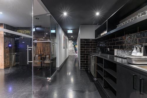 Commerce - 86 Av. De La Gare, Saint-Sauveur, QC - Indoor