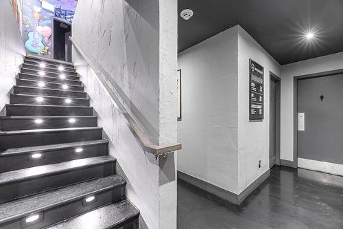 Escalier - 86 Av. De La Gare, Saint-Sauveur, QC - Indoor Photo Showing Other Room