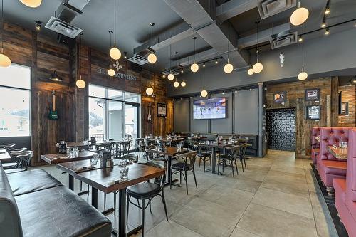 Commerce - 86 Av. De La Gare, Saint-Sauveur, QC - Indoor