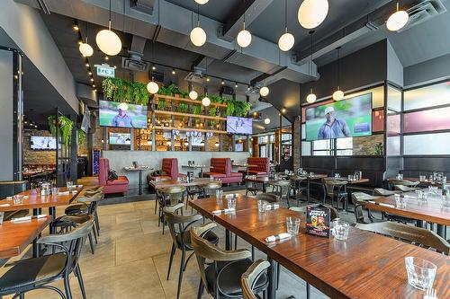 Commerce - 86 Av. De La Gare, Saint-Sauveur, QC - Indoor Photo Showing Dining Room