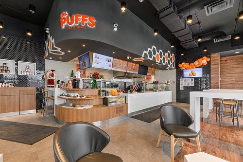 Commerce - 86 Av. De La Gare, Saint-Sauveur, QC - Indoor