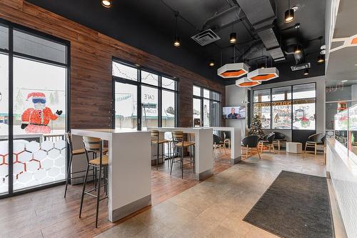 Commerce - 86 Av. De La Gare, Saint-Sauveur, QC - Indoor Photo Showing Other Room