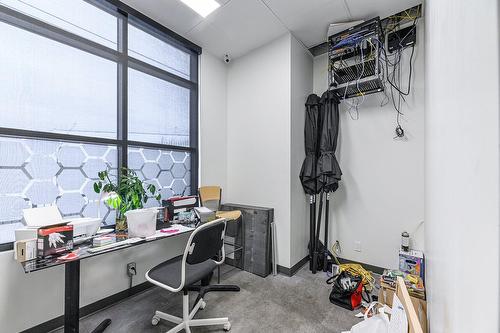 Commerce - 86 Av. De La Gare, Saint-Sauveur, QC - Indoor Photo Showing Office