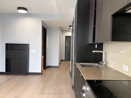 809-3883 Quartz Road, Mississauga, ON - Indoor Photo Showing Kitchen