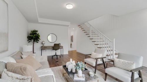 3055 Trailside Drive, Oakville, ON - Indoor Photo Showing Living Room