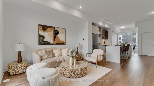 3055 Trailside Drive, Oakville, ON - Indoor Photo Showing Living Room