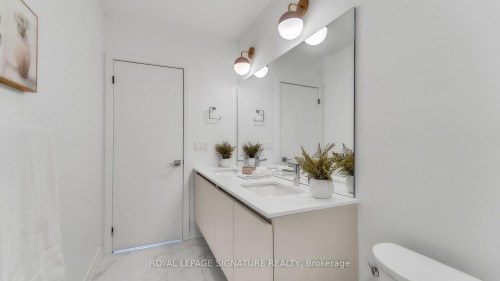 3055 Trailside Drive, Oakville, ON - Indoor Photo Showing Bathroom