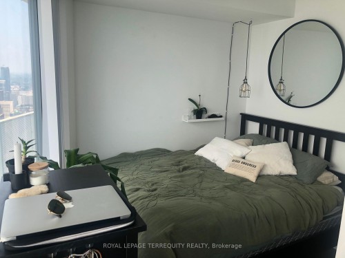 7101-88 Harbour Street, Toronto, ON - Indoor Photo Showing Bedroom