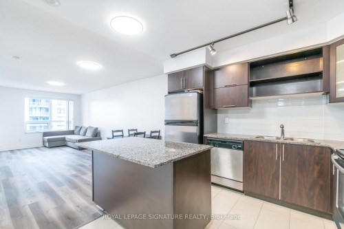 809-60 South Town Centre Boulevard, Markham, ON - Indoor Photo Showing Kitchen With Double Sink With Upgraded Kitchen