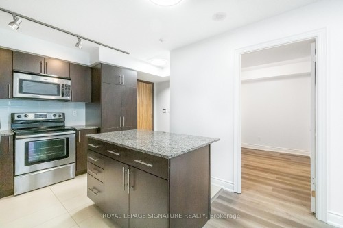 809-60 South Town Centre Boulevard, Markham, ON - Indoor Photo Showing Kitchen