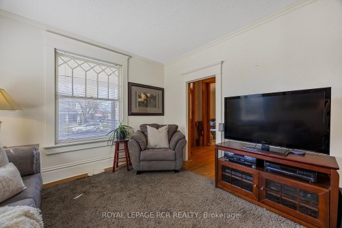 317 Main Street E, Shelburne, ON - Indoor Photo Showing Living Room