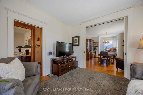 317 Main Street E, Shelburne, ON - Indoor Photo Showing Living Room