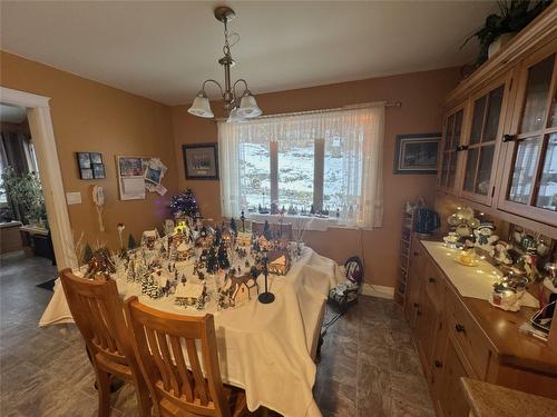 4492 Iron Mountain Road, Merritt, BC - Indoor Photo Showing Dining Room