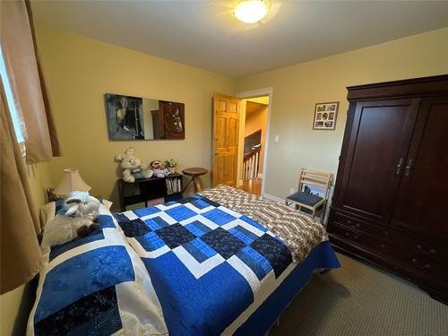 4492 Iron Mountain Road, Merritt, BC - Indoor Photo Showing Bedroom