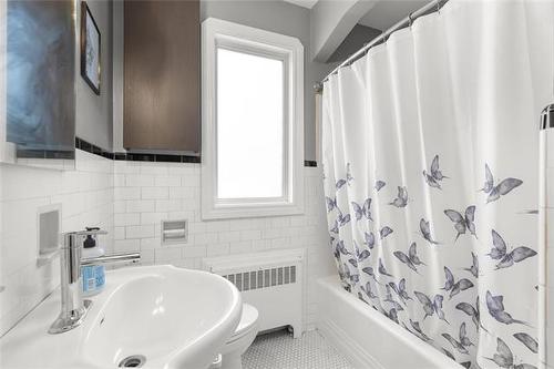 354 Sydney Ave, Winnipeg, MB 