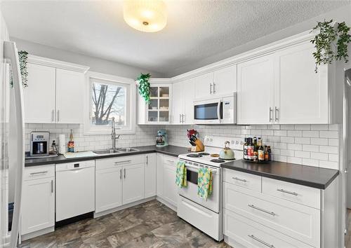 354 Sydney Ave, Winnipeg, MB 