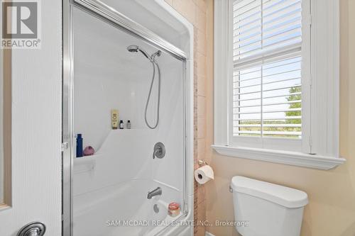 5431 Appleby Line, Burlington, ON - Indoor Photo Showing Bathroom