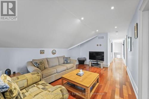 5431 Appleby Line, Burlington, ON - Indoor Photo Showing Living Room