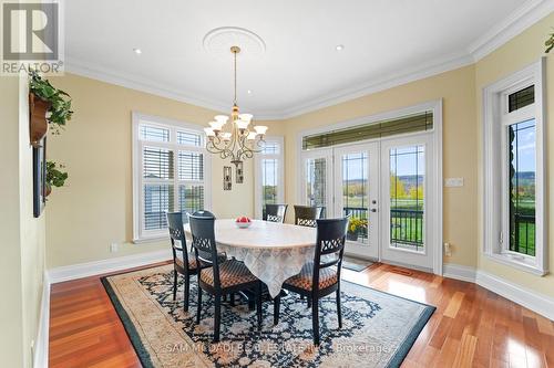 5431 Appleby Line, Burlington, ON - Indoor Photo Showing Dining Room