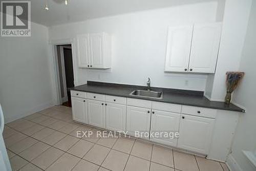 #2 - 56 John Street, Brampton, ON - Indoor Photo Showing Kitchen