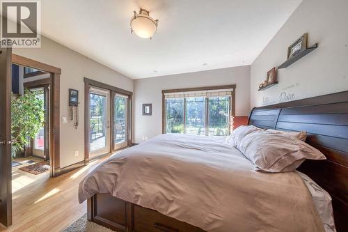 2576 Sandstone Green, Invermere, BC - Indoor Photo Showing Bedroom