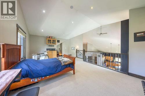 2576 Sandstone Green, Invermere, BC - Indoor Photo Showing Bedroom
