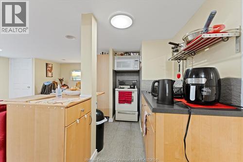 3315 Tecumseh Road East, Windsor, ON - Indoor Photo Showing Laundry Room