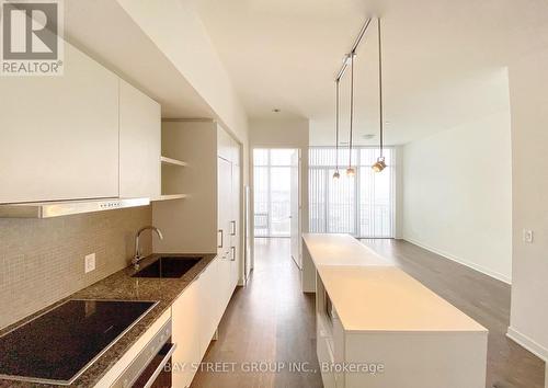 7206 - 88 Harbour Street, Toronto, ON - Indoor Photo Showing Kitchen With Upgraded Kitchen