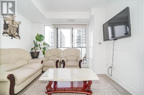 914 - 2550 Simcoe Street N, Oshawa, ON - Indoor Photo Showing Living Room