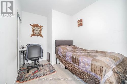 914 - 2550 Simcoe Street N, Oshawa, ON - Indoor Photo Showing Bedroom