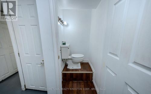 983 Oakview Avenue, Kingston (South Of Taylor-Kidd Blvd), ON - Indoor Photo Showing Bathroom