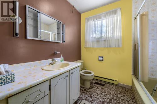 33 Parmiters Lane, Conception Bay South, NL - Indoor Photo Showing Bathroom