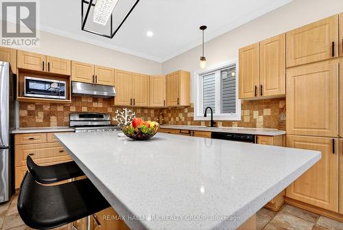 143 Borealis Crescent, Ottawa, ON - Indoor Photo Showing Kitchen