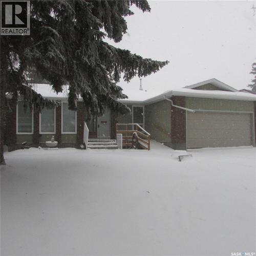 11 Watts Bay, Regina, SK - Outdoor