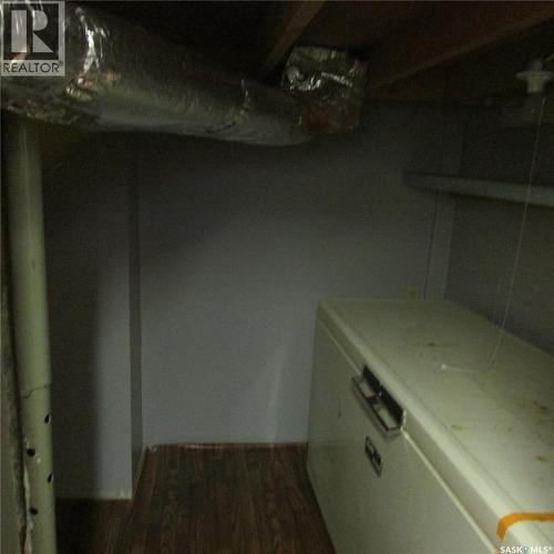 11 Watts Bay, Regina, SK - Indoor