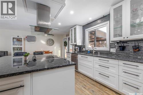 1266 Maybery Crescent, Moose Jaw, SK - Indoor Photo Showing Kitchen With Double Sink