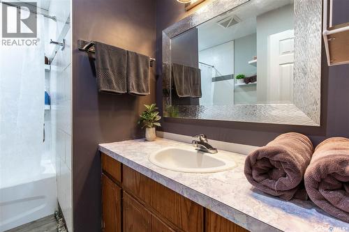 1266 Maybery Crescent, Moose Jaw, SK - Indoor Photo Showing Bathroom